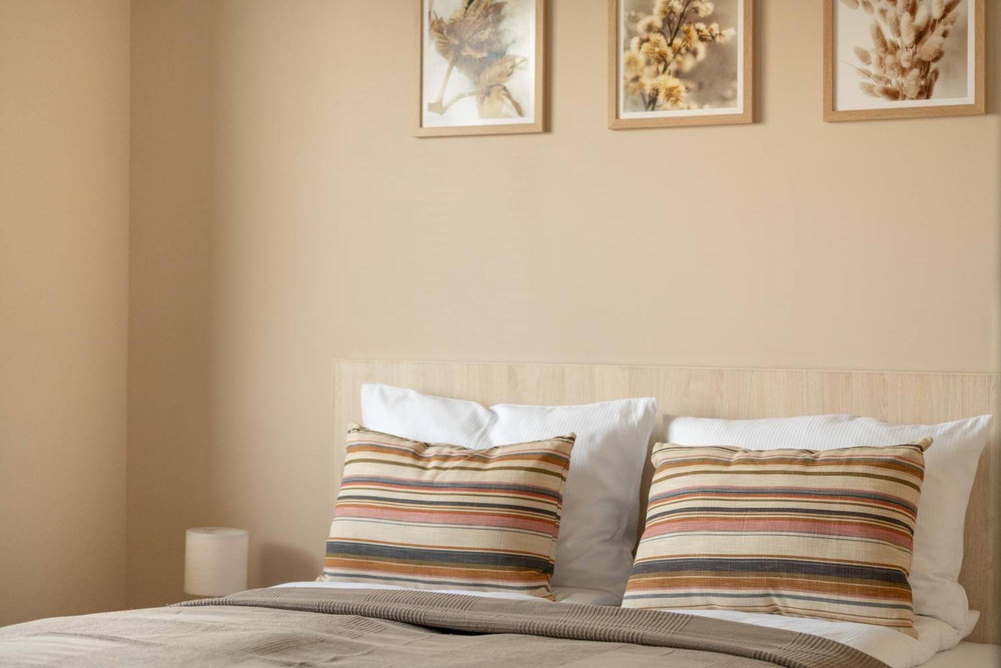 Cosy And Bright Apartment With Parking In Poznan By Noclegi Renters Екстер'єр фото