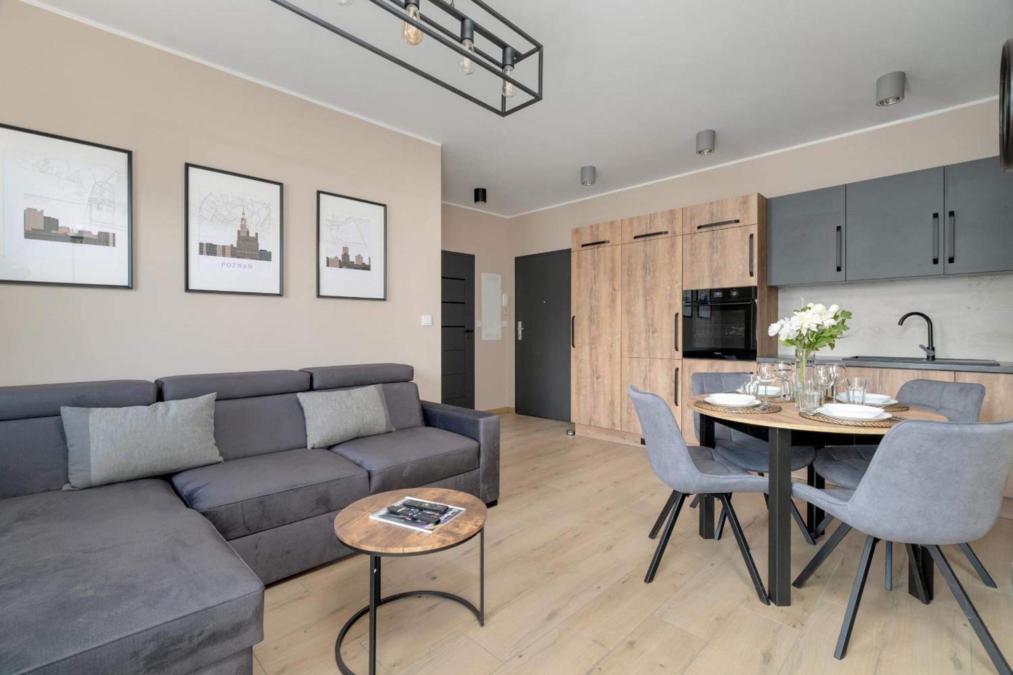 Cosy And Bright Apartment With Parking In Poznan By Noclegi Renters Екстер'єр фото